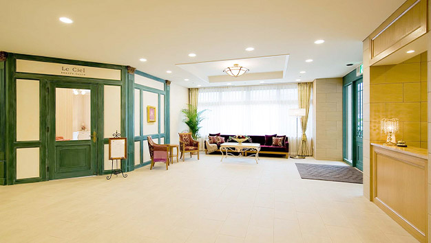 エントランスホール（フロント）